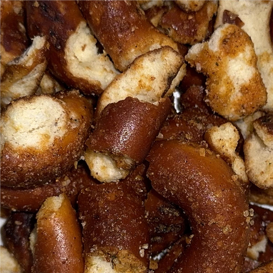 Tender Heifer Snack Co. Garlic Hot Wing Pretzels - 5oz